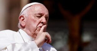 El Papa Francisco pasó una noche tranquila en el hospital después de la cirugía: en el Vaticano