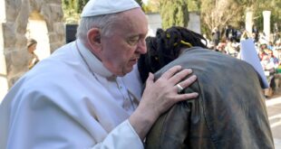 Papa: La persona humana debe ser el centro de los problemas migratorios