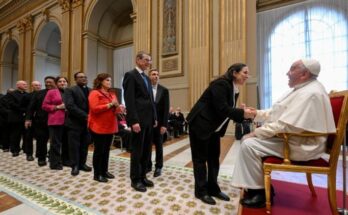 La teología necesita una perspectiva femenina, está incompleta sólo con los hombres - Exaudi