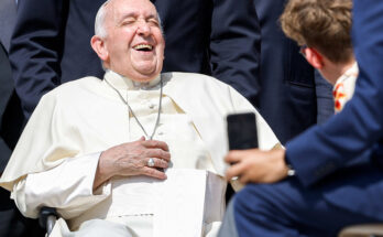 Al Papa Francisco le gustan las bromas